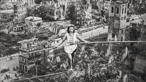 80 Jahre Kriegsende im Westen: Zwischen Trümmern und Hoffnung