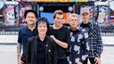 Gruppenbild der Toten Hosen im RheinEnergieStadion in Köln