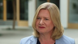 Chefredaktuerin Eva Quadbeck leitet das Hauptstadtbüro des Redaktionsnetzwerk Deutschland | Bildquelle: WDR Chefredaktuerin Eva Quadbeck leitet das Hauptstadtbüro des Redaktionsnetzwerk Deutschland
