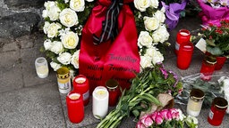 Kranz der Freiwilligen Feuerwehr | Bildquelle: WDR/Wolfram Lumpe Kranz der Freiwilligen Feuerwehr