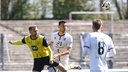 Zweikampf beim Spiel zwischen Borussia Dortmund 2 und dem FC Ingolstadt
